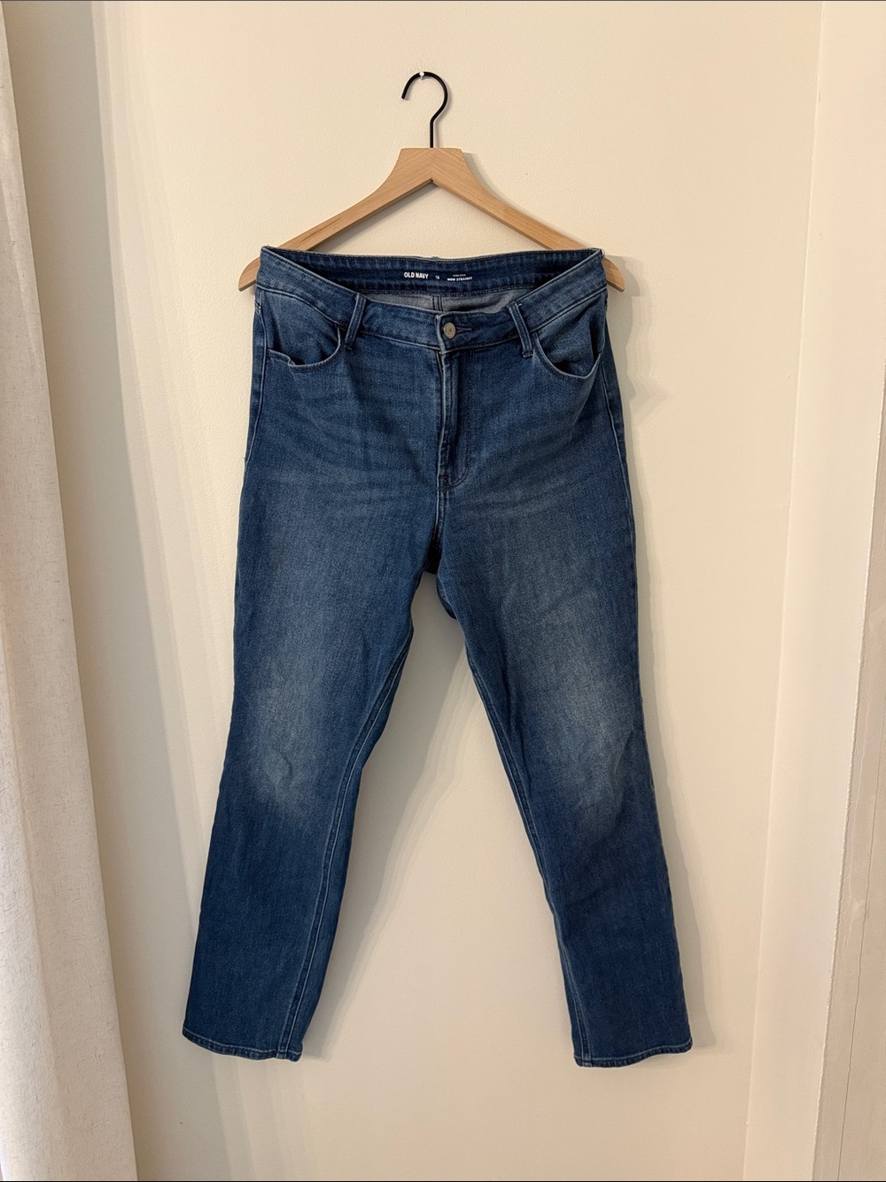 Old Navy Straight-Leg Women's Jeans in Dark Blue Wash